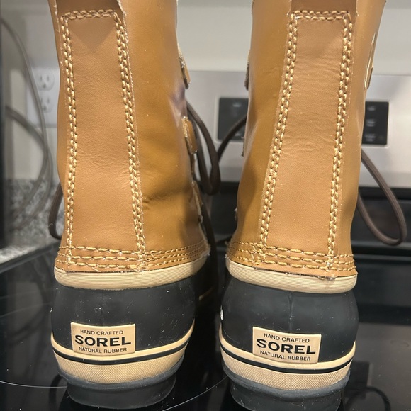 Sorel waterproof boots- size 5. 
Style number:  Y1443-259 - Picture 2 of 5